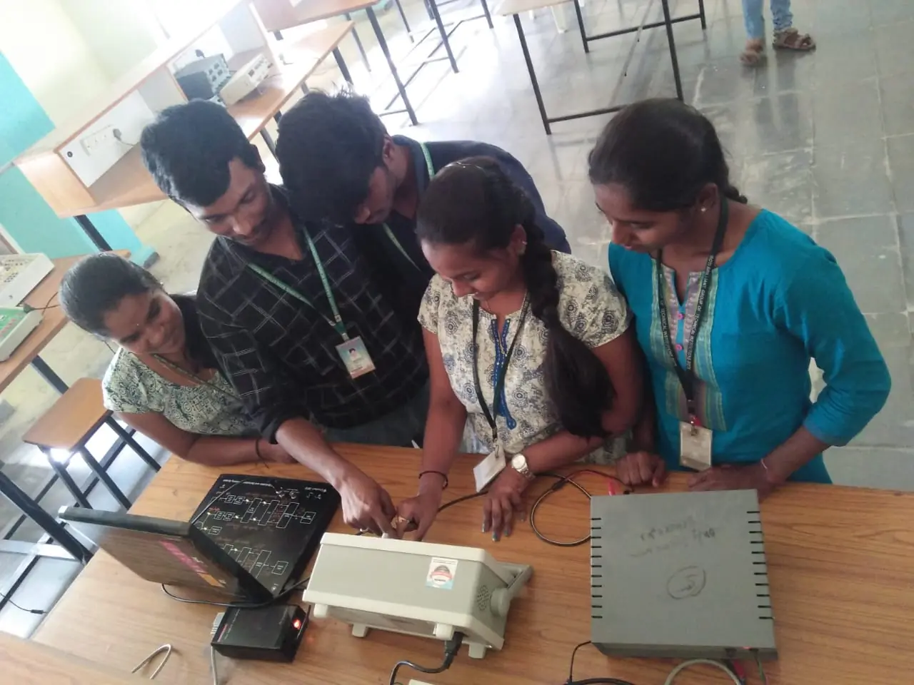 Science & Technology Clubs | Facilities | BRIL Hyderabad - stlab1